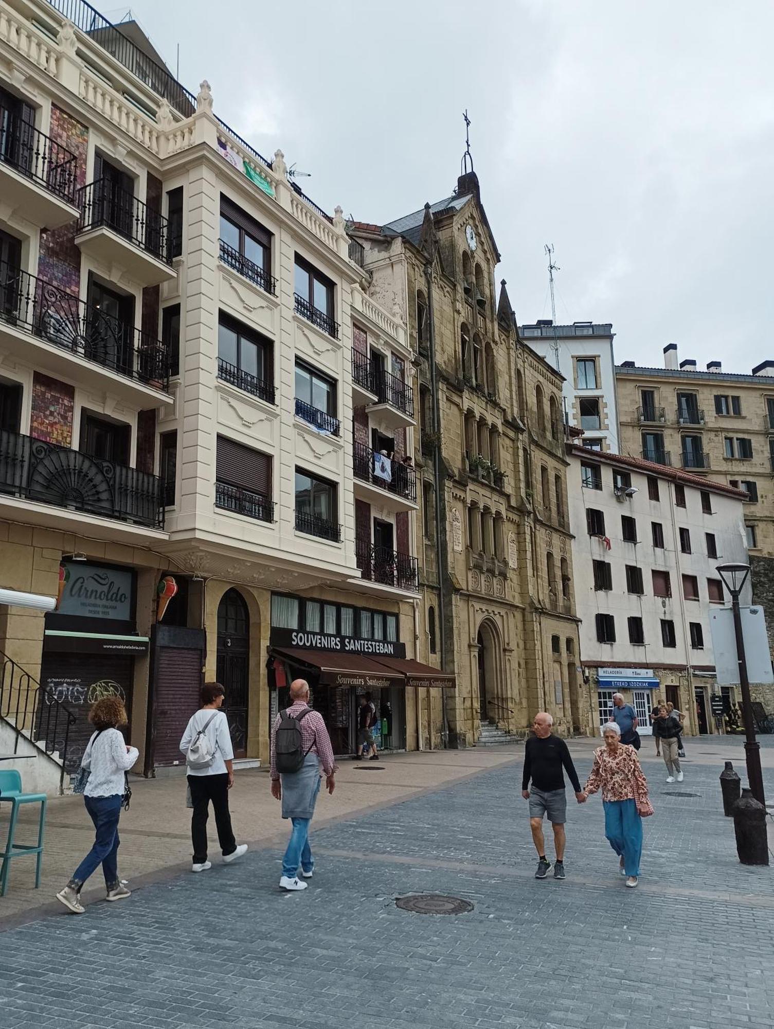 Con Vistas En El Puerto De Donostia San Sebastián